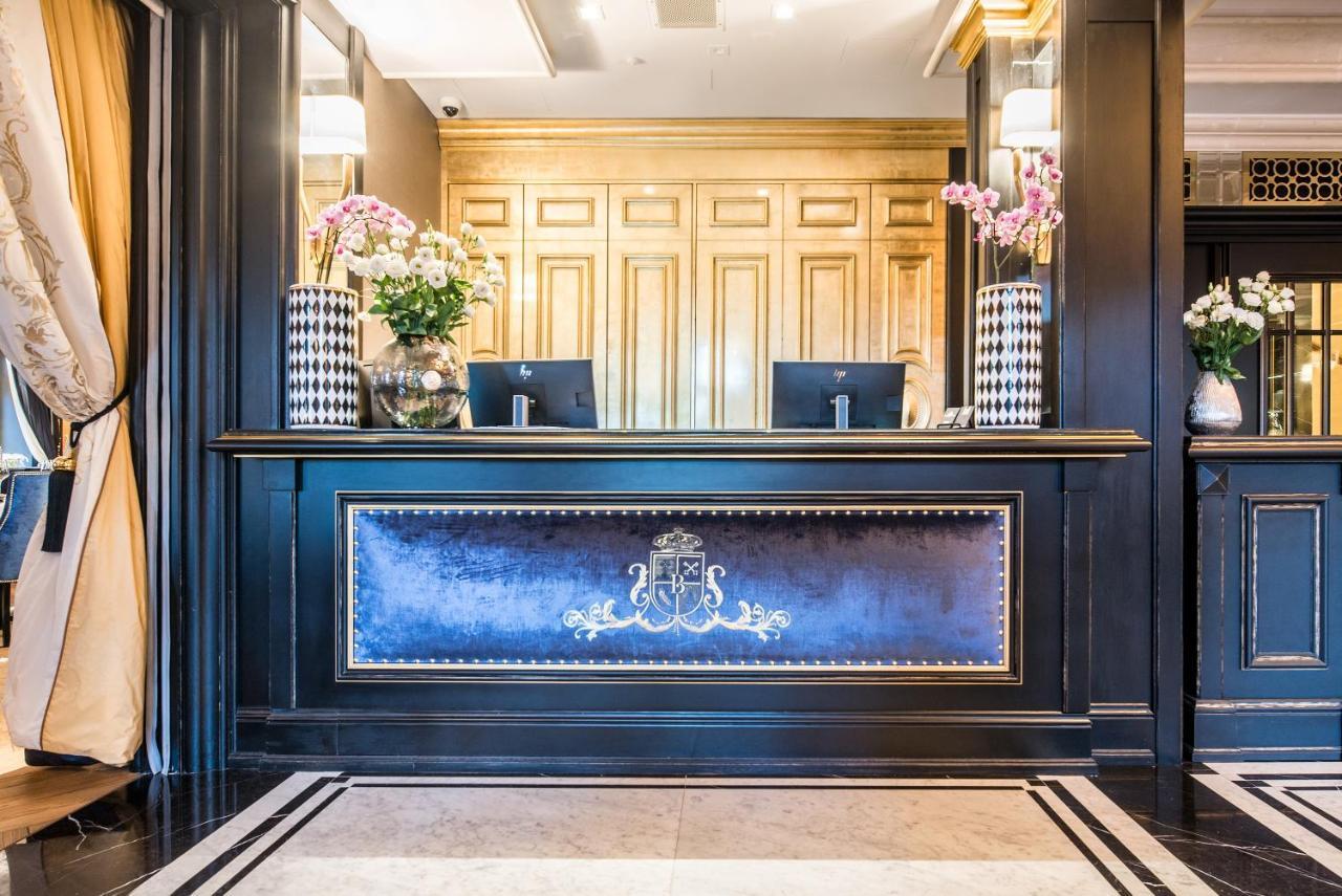 Bachleda Luxury Hotel Krakow Mgallery Hotel Collection Cracóvia Exterior foto Reception desk at the hotel